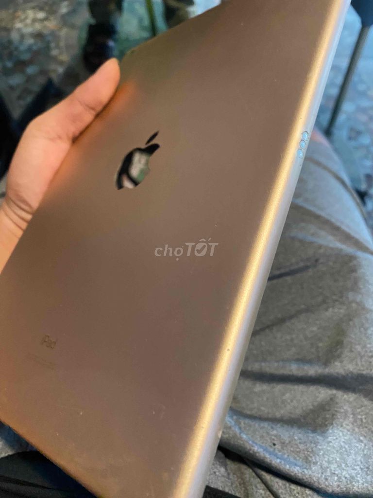 IPad Gen 7 gold 32gb Wifi. Mua bán Máy tính bảng tại Quận Bình Tân Tp Hồ Chí Minh được đăng bởi V I N H hình 3