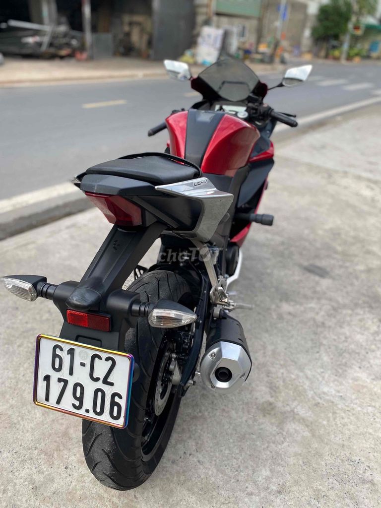 Yamaha R15 2022 màu Đỏ. Mua bán Xe máy tại Huyện Hóc Môn Tp Hồ Chí Minh được đăng bởi xe máy Tùng Liên  hình 4