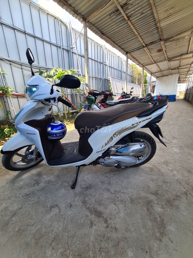 Honda Vision 2020 Bản đặc biệt Trắng. Mua bán Xe máy tại Quận 3 Tp Hồ Chí Minh được đăng bởi Anh Lê Phúc hình 6