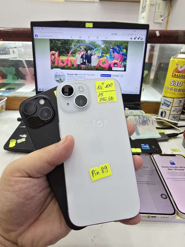 Apple iPhone 15 Thường 256GB - Có Khay Sim. Mua bán Điện thoại tại Thành phố Long Xuyên An Giang được đăng bởi Facebook Cầm Đồ Thúy Vân hình 1