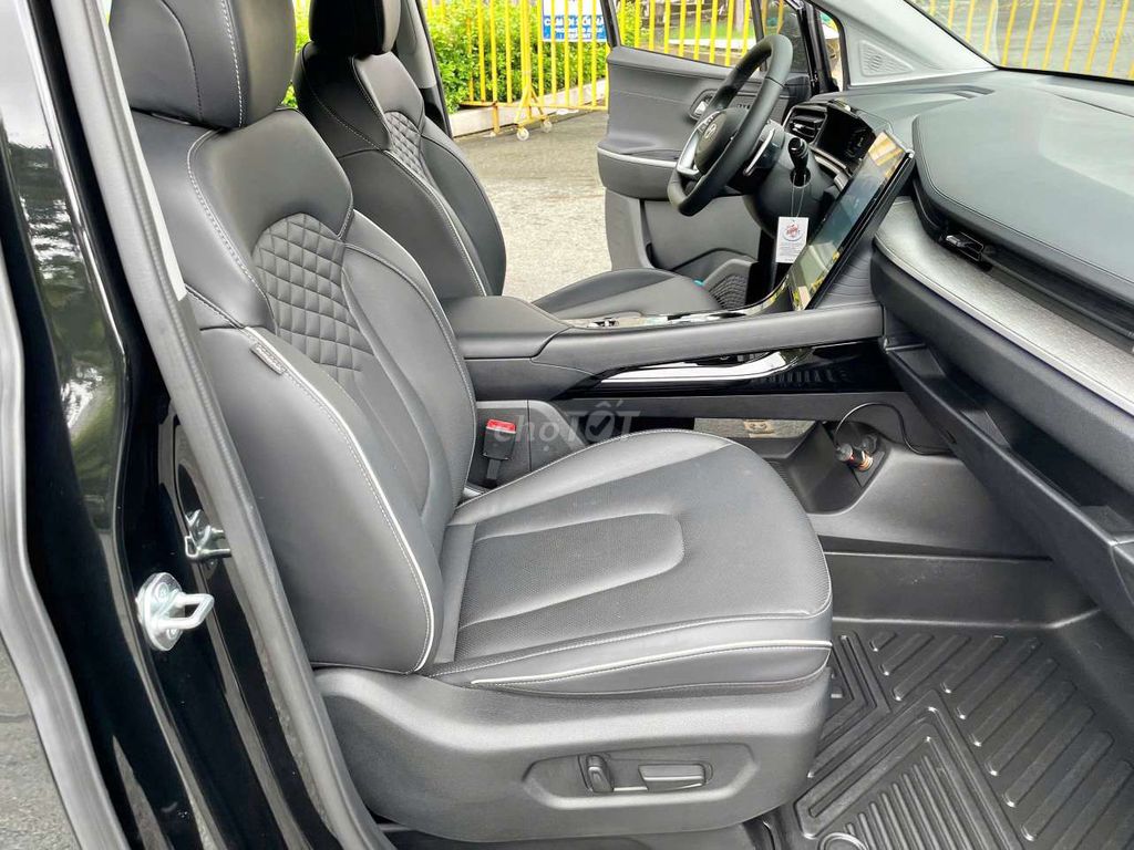 Hyundai custin 2.0AT- 10000 km. Mua bán Ô tô tại Thành phố Thủ Đức Tp Hồ Chí Minh được đăng bởi Ms Hiệp  hình 17