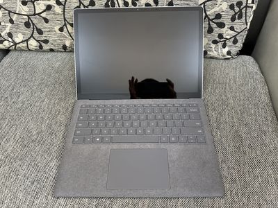 Surface laptop 4 - i5 1145G7- 8G- 256G - 13.5 inch