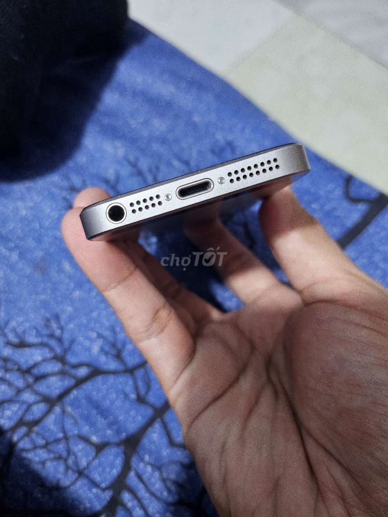 Iphone 5SE đen 32G siêu tầm