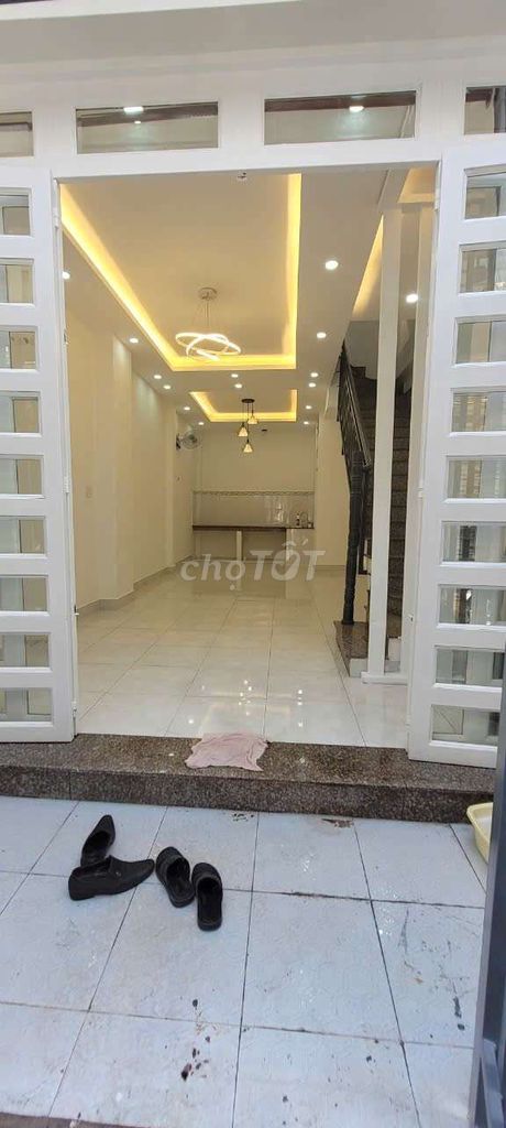 Nhà 417/95/ quang trung p10 gv.dt 4 nở hậu4.2*10.2lau 2pn 2wc s.thuong