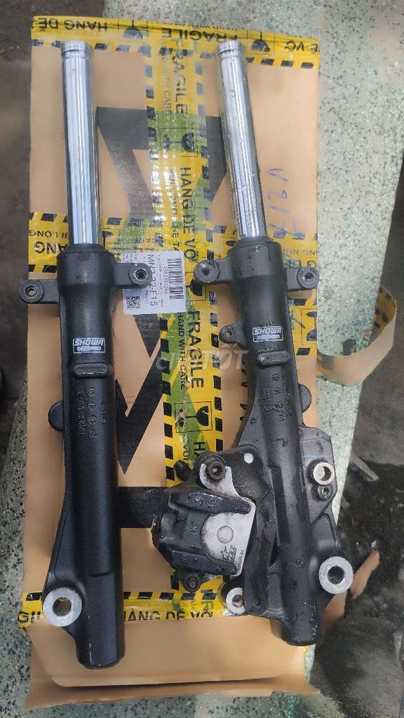 Phuộc trước vario160 abs + heo dầu zin. Mua bán Phụ tùng xe tại Thị xã Bến Cát Bình Dương được đăng bởi trí chiến hình 4