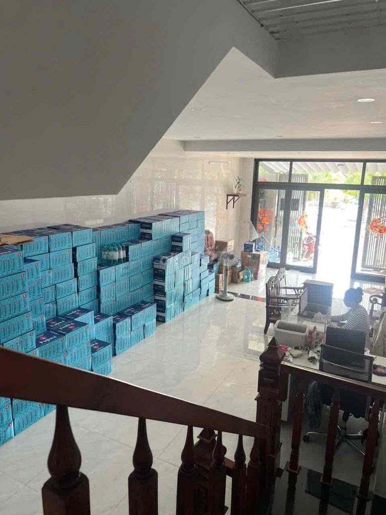 nhà hòa xuân. có. 3pn. nội thất cơ bản.