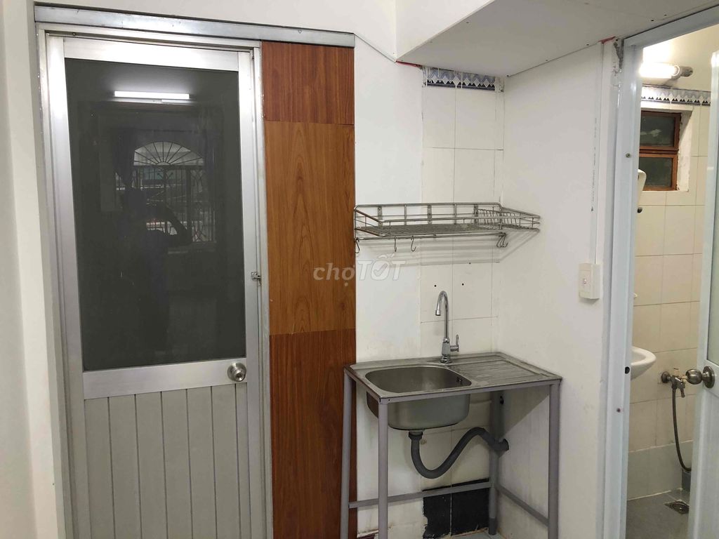 phòng trọ 30m2 đường Nguyễn Đức Thuận, phường 13, quận Tân Bình. Cho thuê phòng trọ tại Quận Tân Bình Tp Hồ Chí Minh được đăng bởi Đức Hùng hình 4