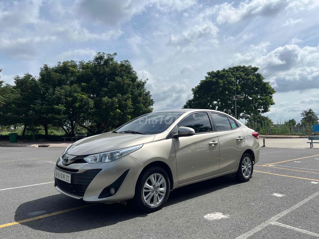 Автоматический золотой песок Toyota Vios E 2018