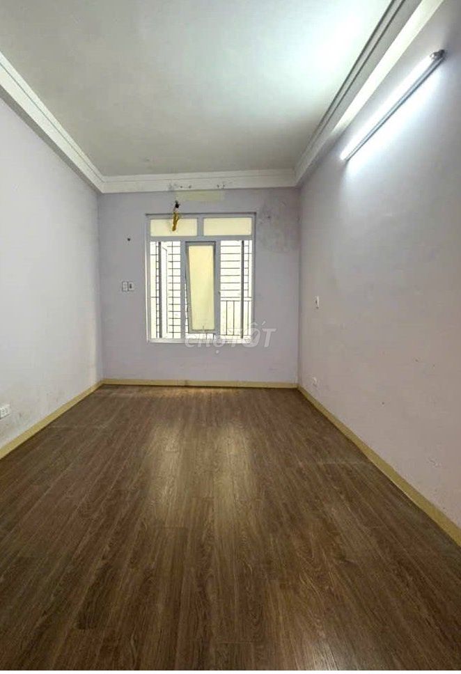 Дом в Май Донге 20 м² × 4 этажа — 2,6 блока — 2 спальни — загородный переулок — без плана