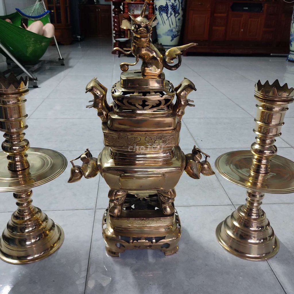 Bộ lư đồng Vàng đồng 68cm. Mua bán Đồ sưu tầm, đồ cổ tại Thành phố Thuận An Bình Dương được đăng bởi Nguyễn Ngọc hình 1