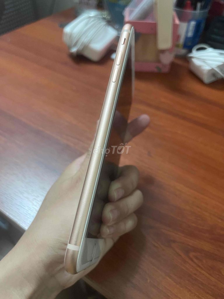 iPhone 8 Plus Vàng 64gb mới 99% k trầy xước. Mua bán Điện thoại tại Quận Cẩm Lệ Đà Nẵng được đăng bởi Trương thị Phương Linh hình 3