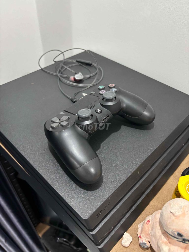 Sony PS4 Pro 1TB hack + 1 tay. Mua bán Thiết bị chơi game tại Quận Liên Chiểu Đà Nẵng được đăng bởi Nguyễn Quân hình 1
