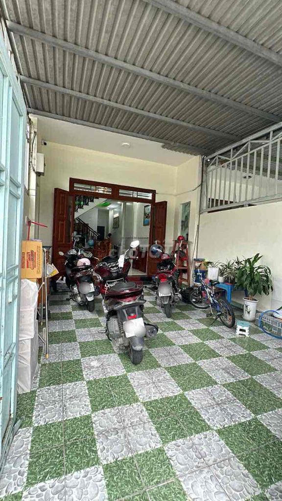 Nhà 210m2 2 lầy Hoàn Công kinh Doanh Mặt Tiền Nguyễn Du Dĩ An