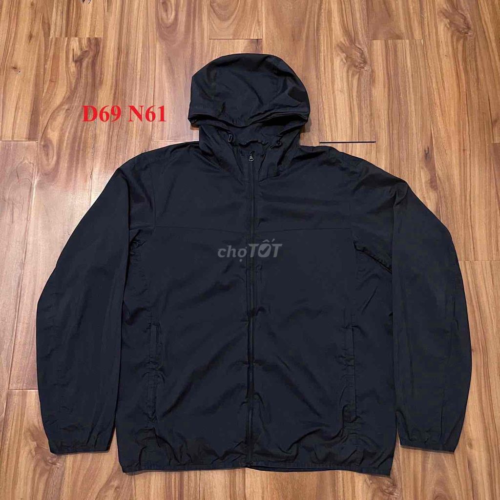 Áo khoác dù Uniqlo Đen. Mua bán Quần áo tại Quận 11 Tp Hồ Chí Minh được đăng bởi mr Hưng hình 1