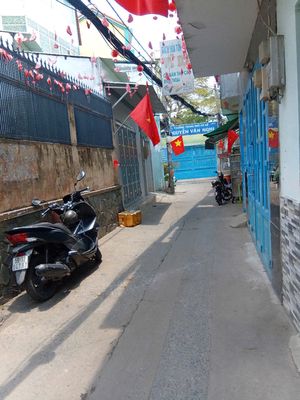 Bán nhà MT, nhỉnh 2tỷ, 2 tầng, sát trường Nguyễn Văn Nghi, Gò Vấp,23m2. Mua bán nhà ở tại Quận Gò Vấp Tp Hồ Chí Minh được đăng bởi Đỗ Quyên