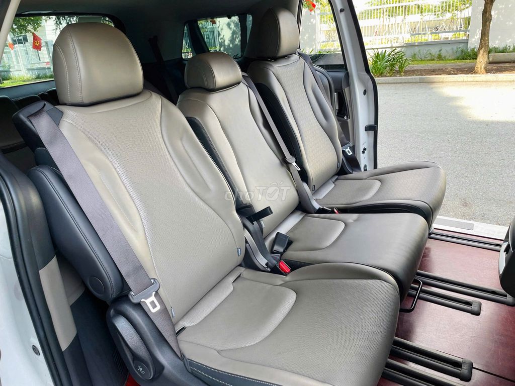 Kia Carnival Premium 2.2D 8S 2025 - 45000 km. Mua bán Ô tô tại Quận Tân Bình Tp Hồ Chí Minh được đăng bởi ĐỨC XE LƯỚT hình 15