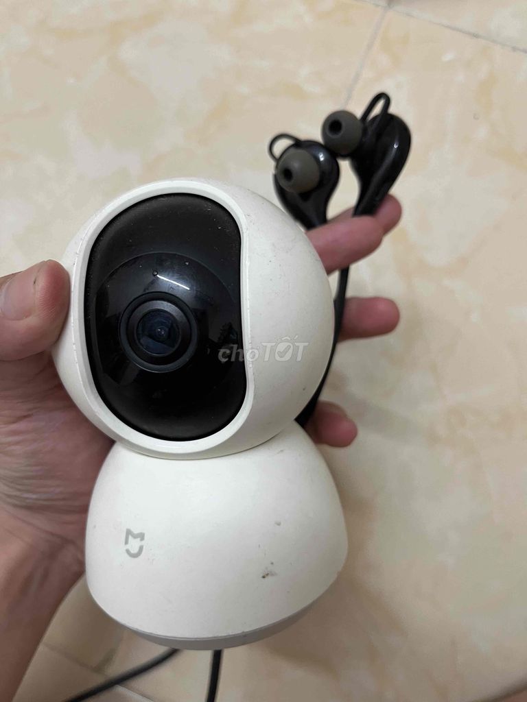 Camera xiaomi 360 độ kèm tai Anker còn sống ạ