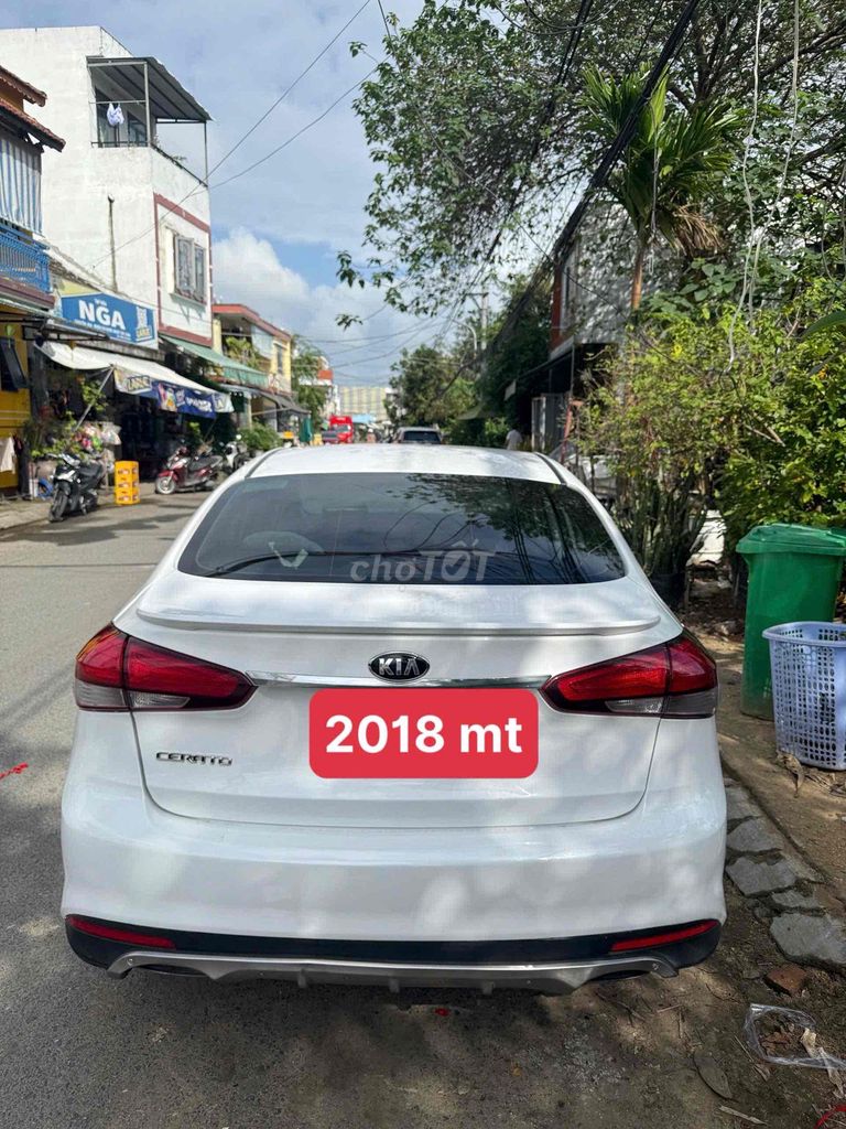 Kia Cerato 2018 SX Số sàn Trắng. Mua bán Ô tô tại Quận Liên Chiểu Đà Nẵng được đăng bởi Bo auto xe lướt đà nẵng  hình 3