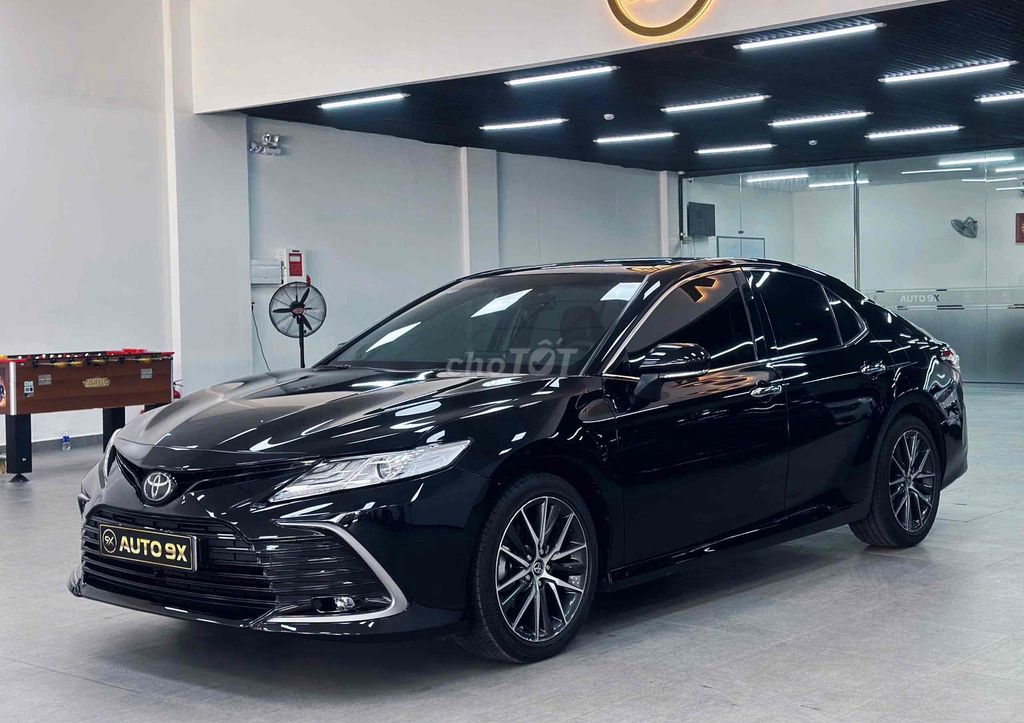 Toyota Camry 2.0Q 2024 siêu lướt