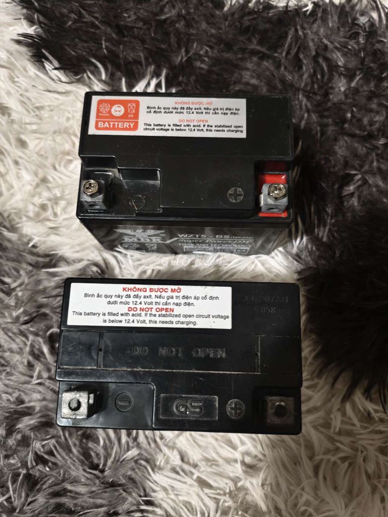 hai bình ắc quy xe máy. Mua bán Phụ tùng xe tại Quận Tây Hồ Hà Nội được đăng bởi Quân hình 3
