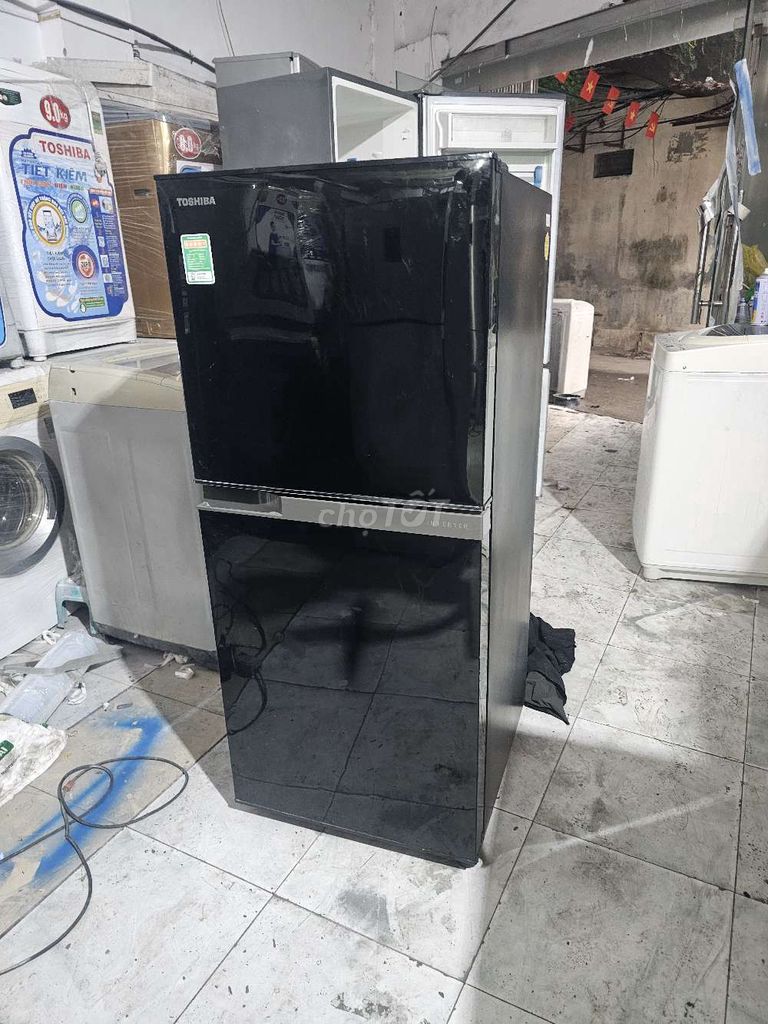Tủ lạnh Toshiba 180lit  Inverter Đen . Mua bán Tủ lạnh tại Quận Thanh Xuân Hà Nội được đăng bởi Máy Giặt Tủ Lạnh Hà Nội hình 1