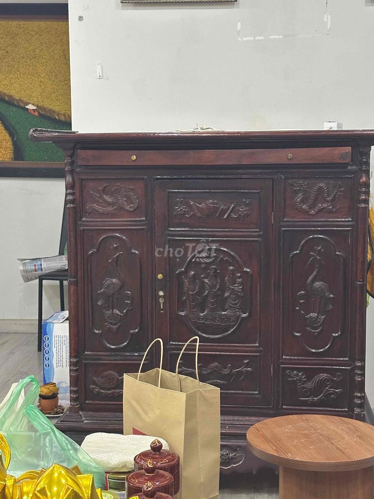 Tặng tủ thờ. Mua bán Tủ, kệ gia đình tại Quận Cầu Giấy Hà Nội được đăng bởi Jessica Thu Hang hình 1