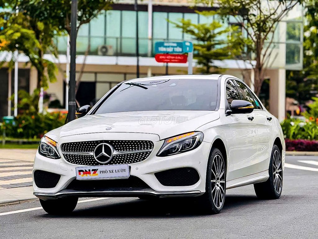 Mercedes Benz C300 AMG model 2018 Full option. Mua bán Ô tô tại Quận 7 Tp Hồ Chí Minh được đăng bởi JENNIE hình 3