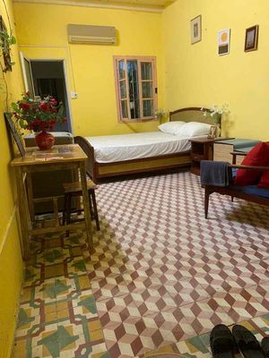 Nhà phố 30 m² · 2 PN · Phố Hàng Chuối