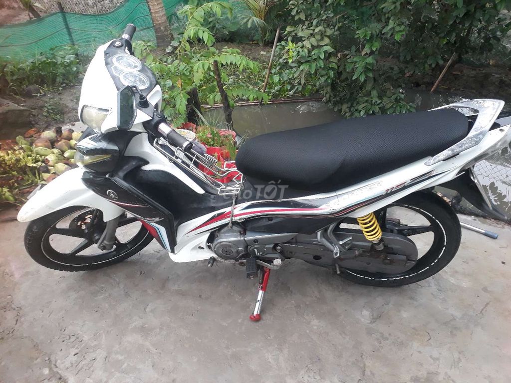 Xe số Yamaha trắng đen. Mua bán Xe máy tại Huyện Vị Thuỷ Hậu Giang được đăng bởi Phong Phan hình 3