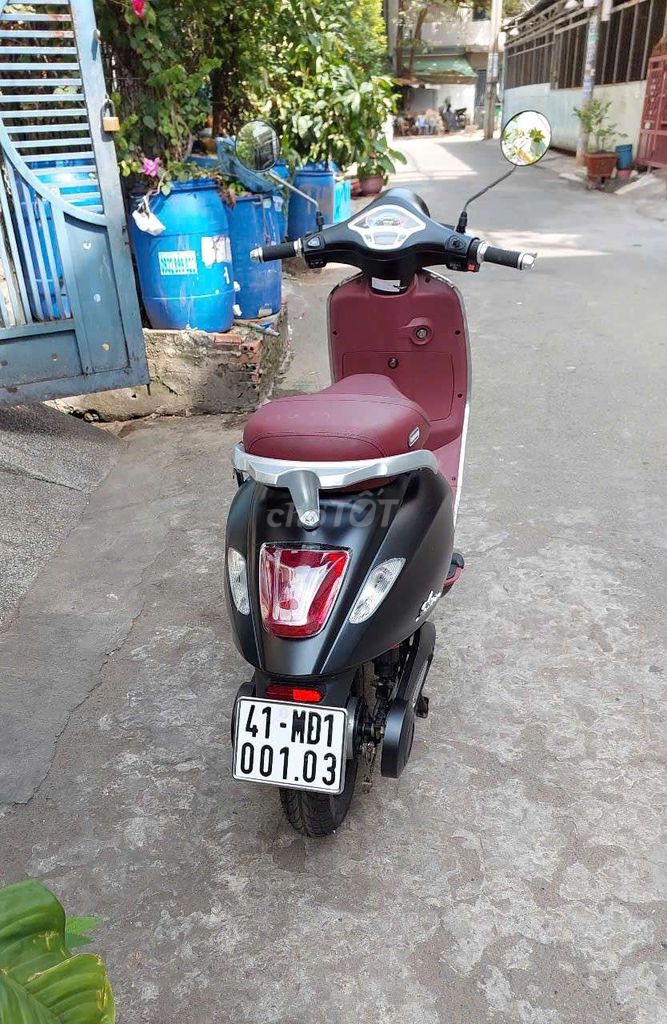 Xe điện kiểu dáng vespa mới 99%