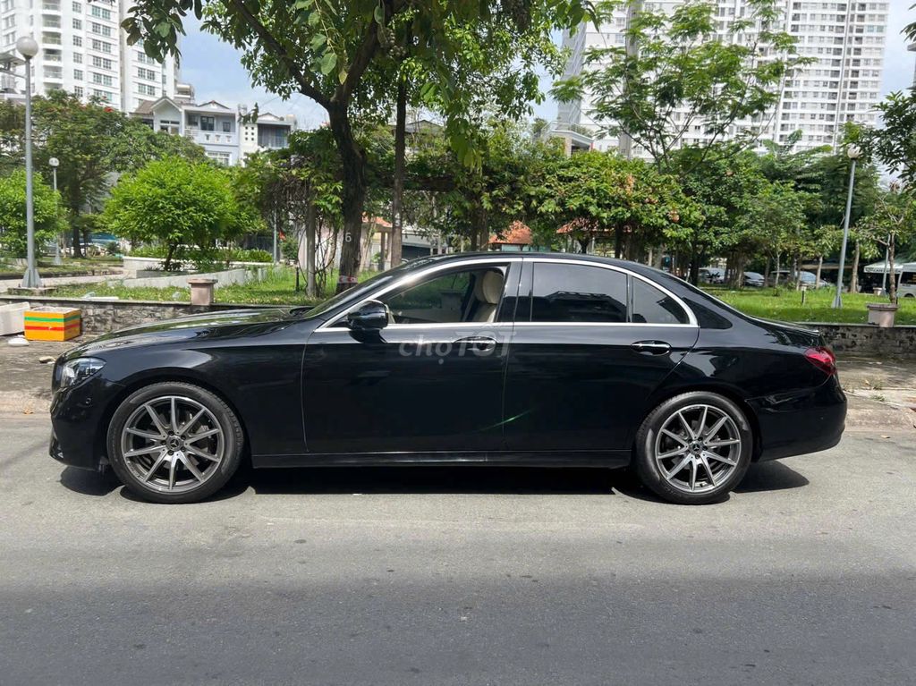 Mercedes Benz 2021 E300 AMG, Xe Zin Đi Kỹ