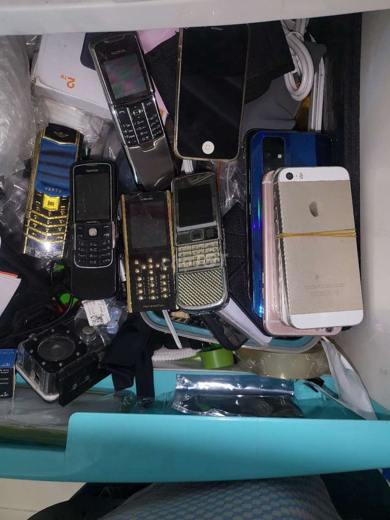 Apple iPhone 4 Đen. Mua bán Điện thoại tại Quận Tân Phú Tp Hồ Chí Minh được đăng bởi Điện Thoại Giá rẻ hình 1