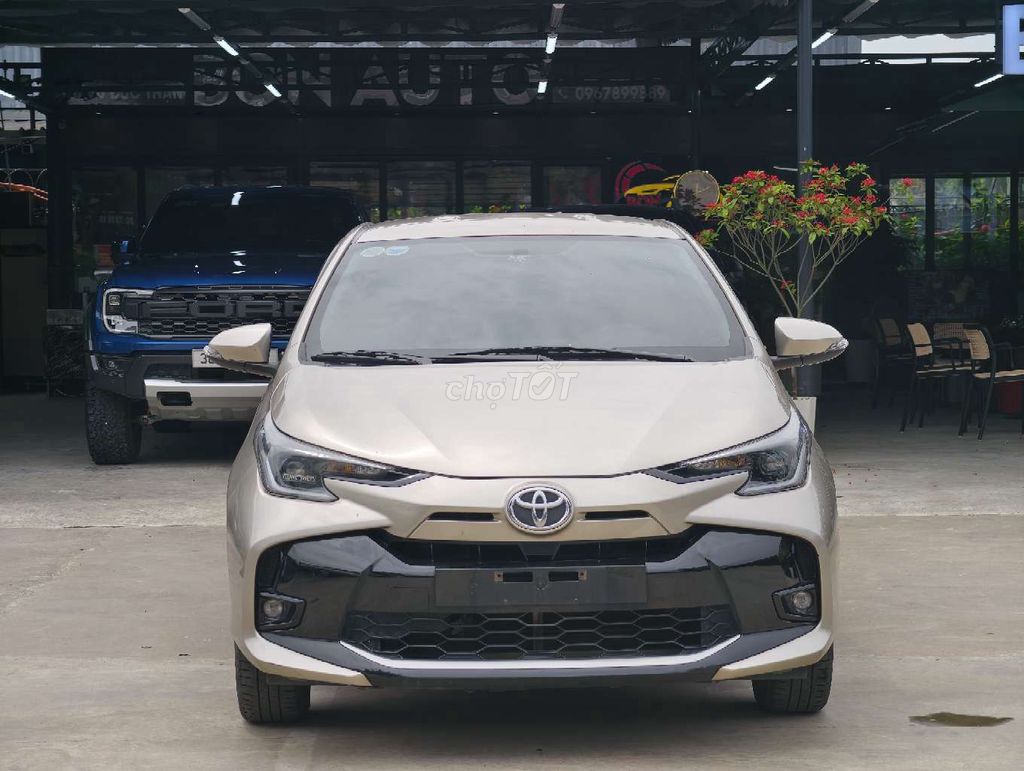 TOYOTA VIOS 2024 SỐ SÀN màu vàng cát. Mua bán Ô tô tại Quận Long Biên Hà Nội được đăng bởi BON AUTO hình 3