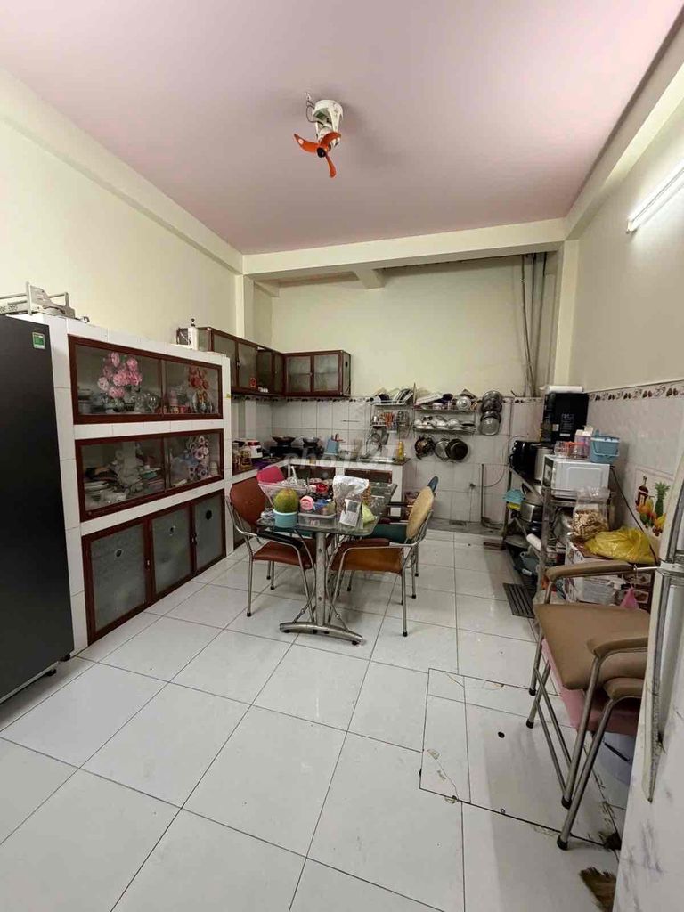 Красивый дом 80м2 в центре Бинь Фу, 4 этажа, ж/б