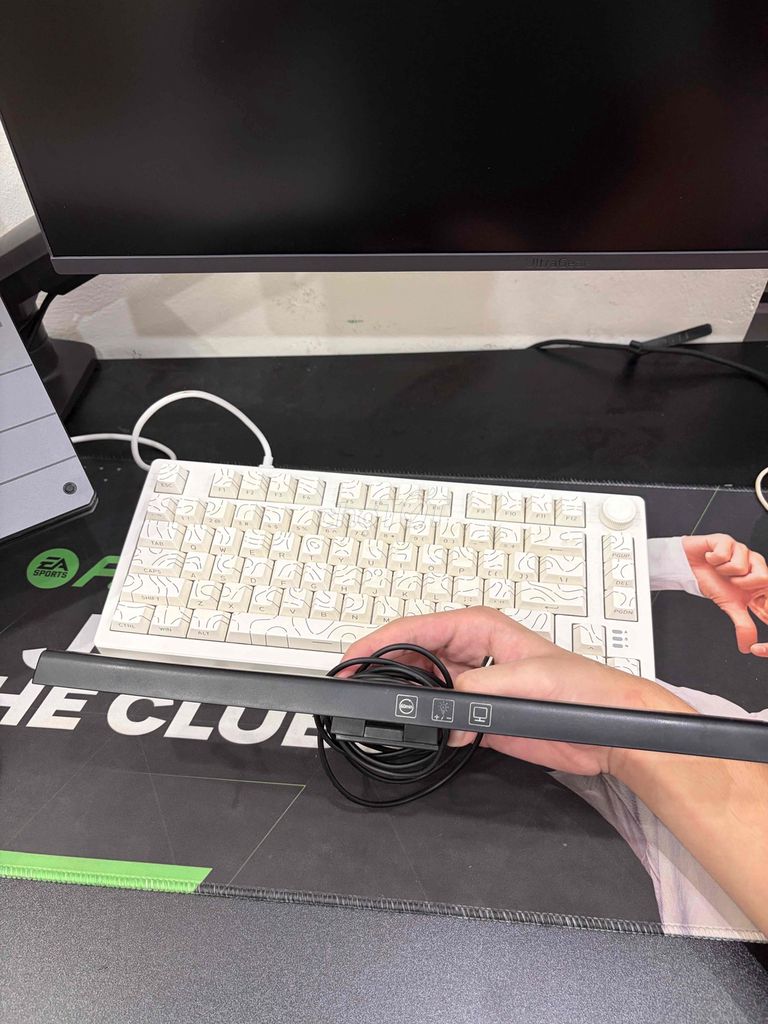 Đèn màn hình PC + Kệ màn hình PC. Mua bán Phụ kiện (Màn hình, Chuột...) tại Quận Thanh Xuân Hà Nội được đăng bởi Chí Bách Nguyễn hình 1