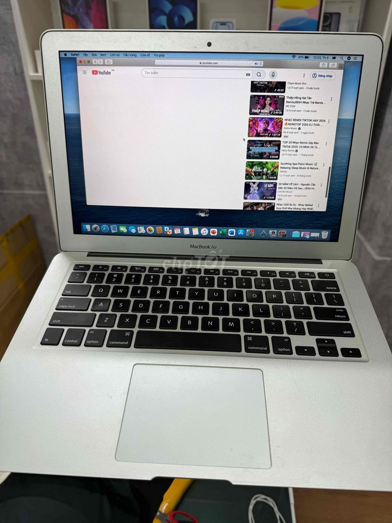Apple MacBook Air 2017 13.3 inch 8GB/128GB. Mua bán Laptop tại Quận Cầu Giấy Hà Nội được đăng bởi Trần Vương hình 1