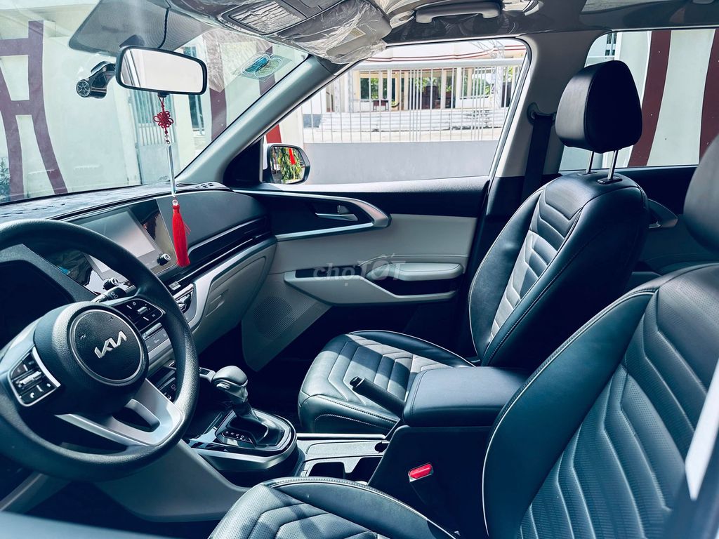 KIA Carens 2024 AT Luxury 30.000km. Mua bán Ô tô tại Thành phố Thủ Đức Tp Hồ Chí Minh được đăng bởi Đặng Văn Viết hình 1
