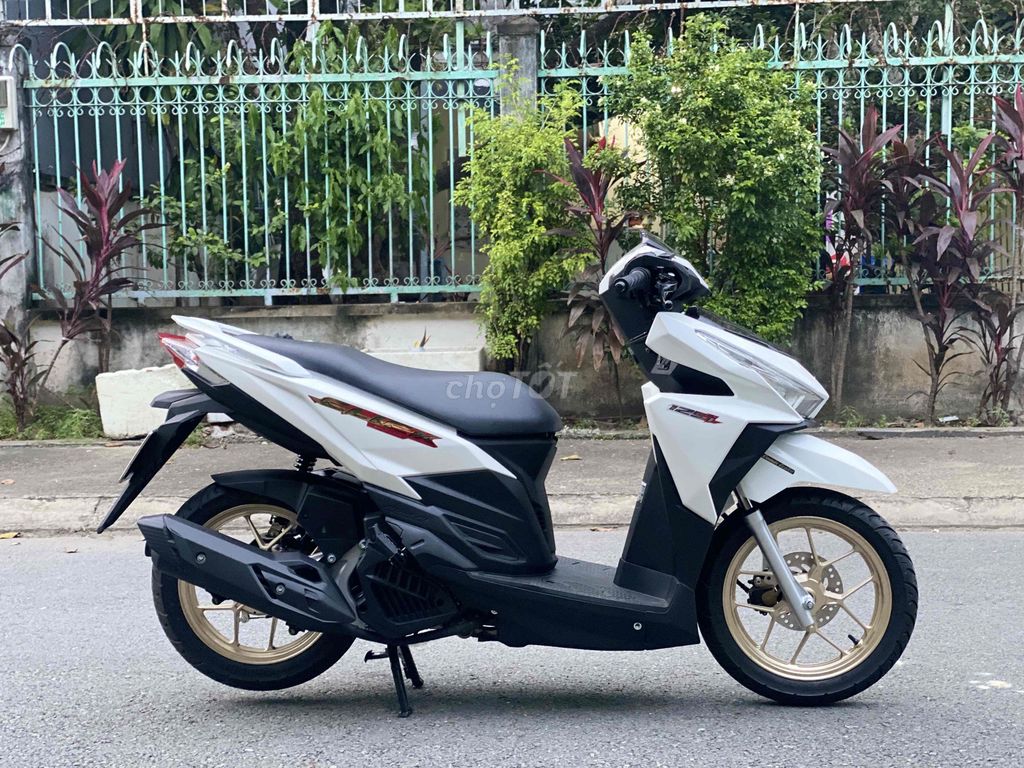 xe honda  click nhập  2018 màu trắng đen mới 98%. Mua bán Xe máy tại Thành phố Thủ Đức Tp Hồ Chí Minh được đăng bởi Nguyễn Thanh Bình hình 3