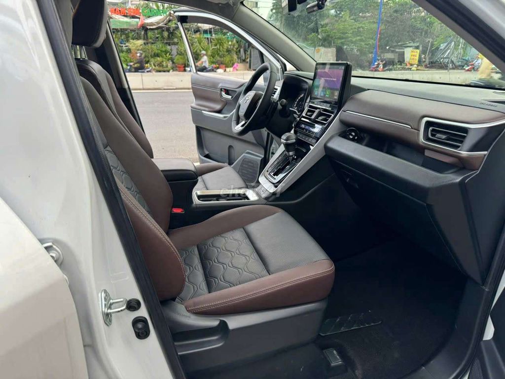 TOYOTA INNOVA CROSS 2.0AT - 26000 km. Mua bán Ô tô tại Thành phố Thủ Đức Tp Hồ Chí Minh được đăng bởi Ms Hiệp  hình 12