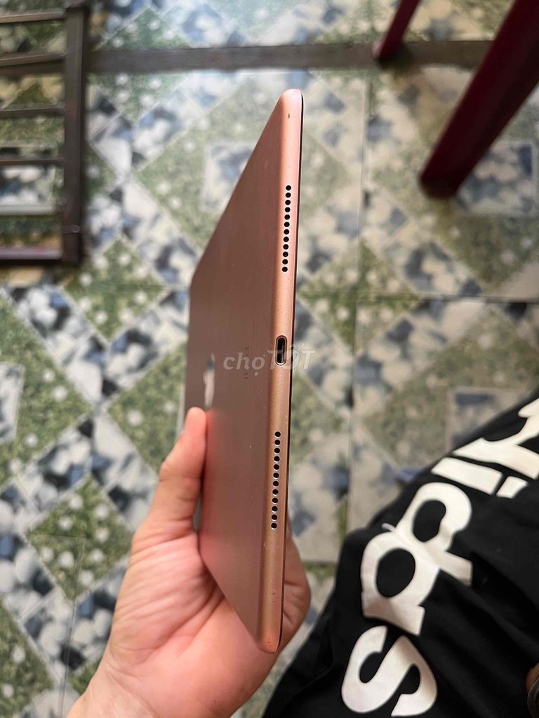 Apple iPad Pro 9.7 inch 32GB Hồng. Mua bán Máy tính bảng tại Quận 12 Tp Hồ Chí Minh được đăng bởi Ngô Văn Sơn hình 1