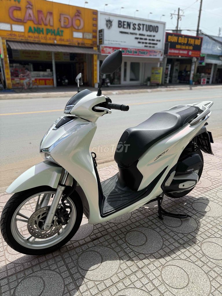 Honda SH 125 2022 Trắng ánh cam hồng. Mua bán Xe máy tại Thành phố Thuận An Bình Dương được đăng bởi Xe Máy Minh Tú Bình Dương hình 3