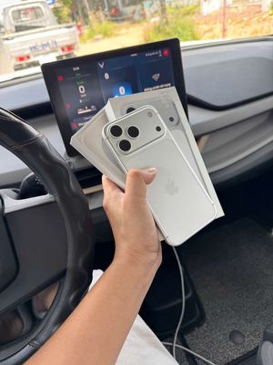 iPhone 17 Pro Max 256GB Bạc bh tgdđ nguyên zin