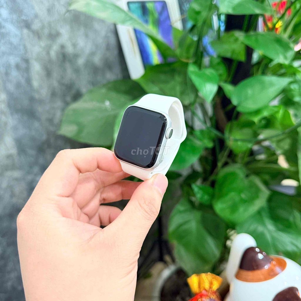 Apple Watch Series 4 40mm Trắng. Mua bán Thiết bị đeo thông minh tại Quận Thanh Xuân Hà Nội được đăng bởi Thu Trang hình 1