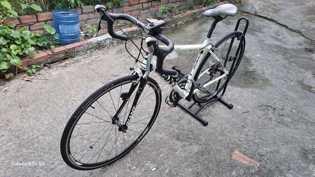 Xe đạp đua Giant Road Giant khung nhôm. Mua bán Xe đạp tại Thành phố Biên Hòa Đồng Nai được đăng bởi  Hoa Nam hình 1