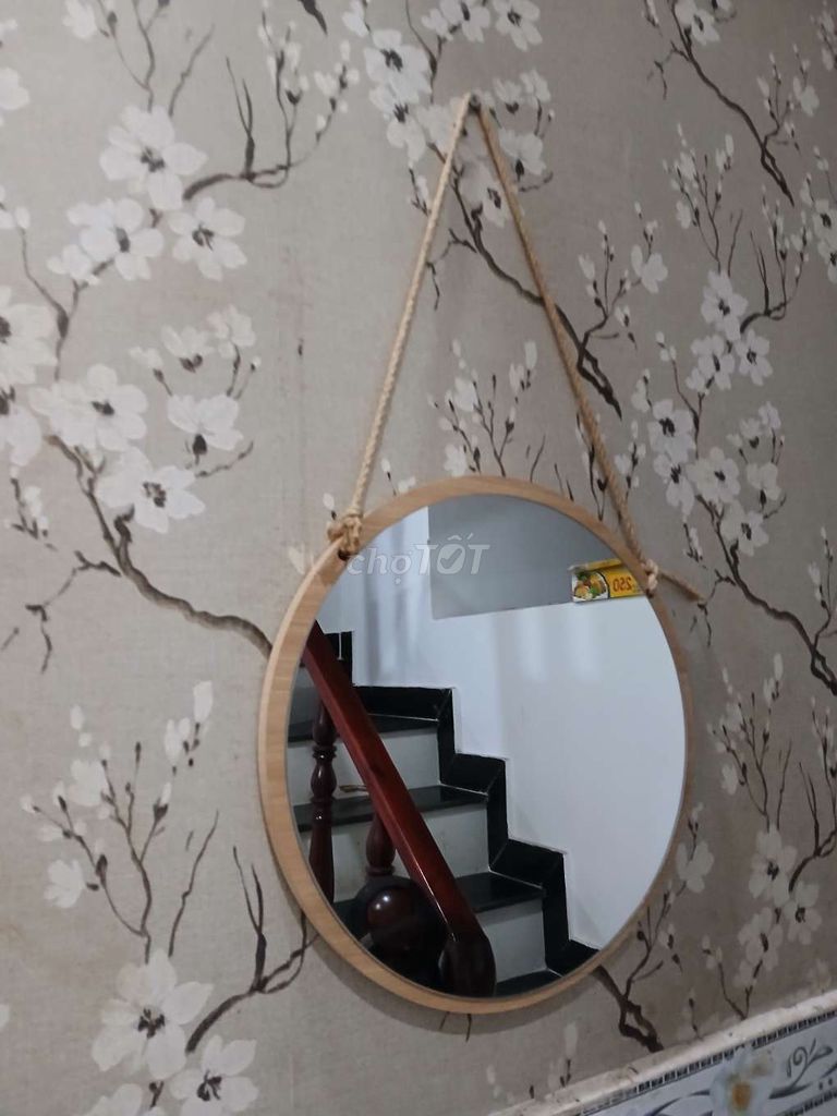 Gương treo tường