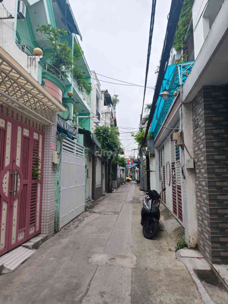 Nhà Mới Đẹp Full Nội Thất,Đường Lạc Long Quân,Tân Bình,DT40m2, 3Tầng. 