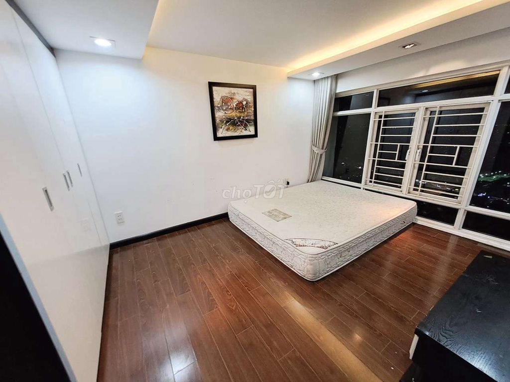 Phòng trong chung cư Phú Hoàng Anh