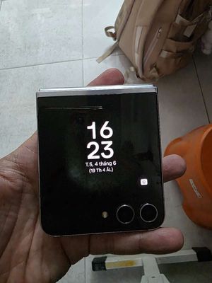 Samsung Z Flip 5 . 8/256GB full đẹp