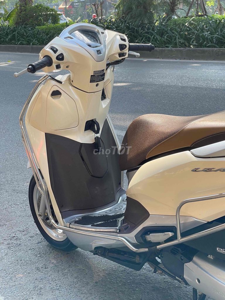 Honda Lead 2018 125 màu Kem. Mua bán Xe máy tại Quận Đống Đa Hà Nội được đăng bởi Hà hình 6