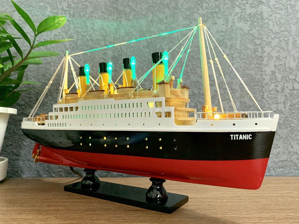 Mô Hình Tàu Titanic I Aipin